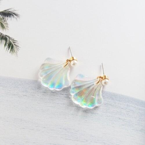 Personilty Beach Acrylic Shell Pearl Drop Earrings for Women 2020 Unique Design AB Color Pearl Gradient Statement Earing Jewelry