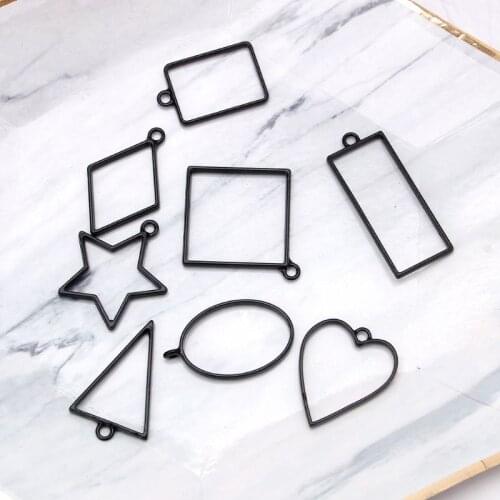 9Pcs Assorted Black Geometric Pressed Flower Frame Pendant Resin Jewelry Making E15E