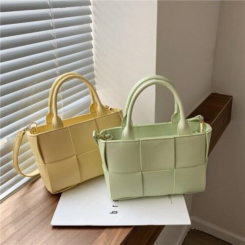 French Design Bag Summer 2021 New Fashion Bucket Bag Woven Single Shoulder Messenger Hand Bag Handbag Tote