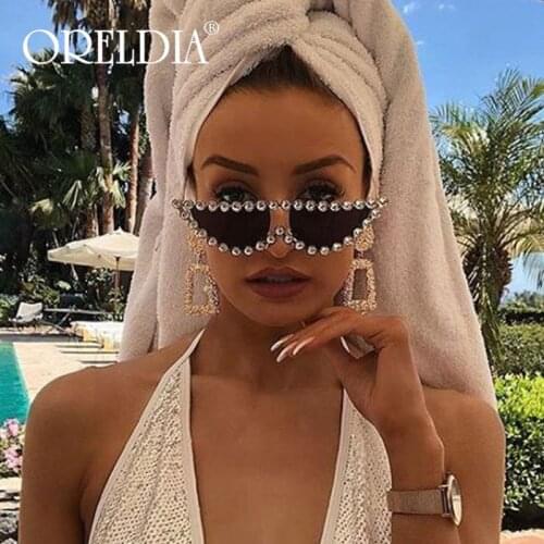 Fashion Cat Eye Diamond Sunglasses Women Luxury Brand Vintage Triangle Shades Rhinestone Metal Sun Glasses For Female UV400