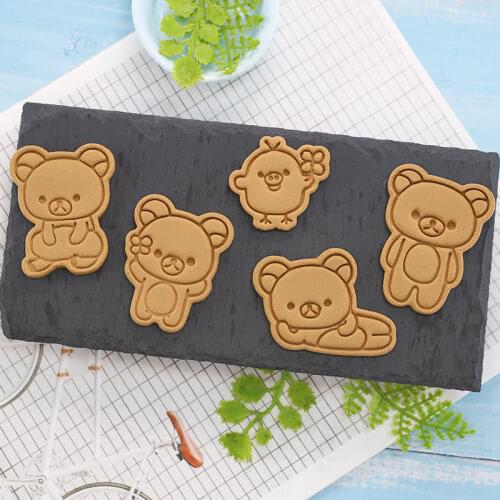 DIY Biscuit Mold Cartoon Bear Creative 3d Three-dimensional Plastic Press-cut Mold Household Baking Tools Biscuit Mold