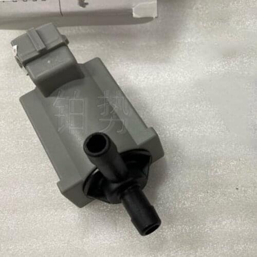 Car Engine exhaust gas recirculation solenoid valve assembly Fer rar iF4 58F 12F 360 F43 0GT C4 secondary air solenoid valve