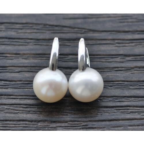 P7634 Vogue 10mm Round White Frehwater Pearl Earring