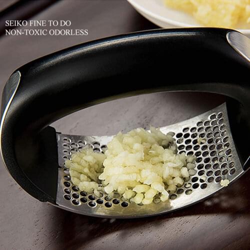 Multifunction Stainless Steel Garlic Press Grinding Grater Crush Tool Presser Curved Garlic Grinding Slicer Chopper Kitchen Tool