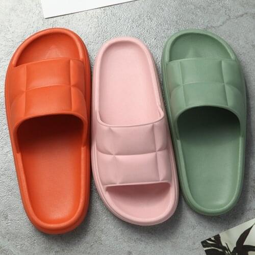 Slippers Women Summer Plaid Soft Thick Sole Lovers Home Sandals Bathroom Non-slip Bathing Shoes Mens Four Seasons Sandals