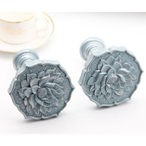 2Pcs Retro Resin Embossed Curtain Hooks Tiebacks Tassel Brush Hanger Pothook Coat Hat Holder Hook Curtain Accessories Holdback