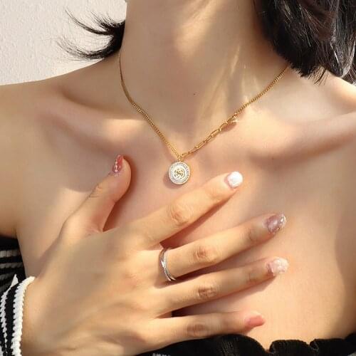 YUN RUO 18k Gold Rose Pendant Chic 316l Stainless Steel Jewelry for Woman Baroque Crystal Neckalce Factory Price Never Fade Hot