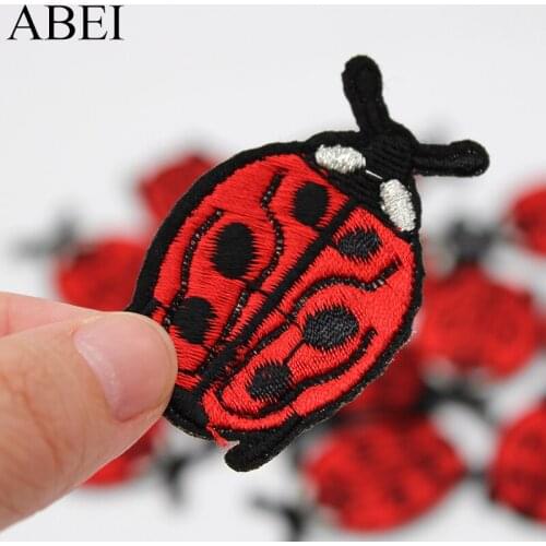 10pcs/lot Embroidered ladybird Patches Cartoon Ladybug Appliques DIY Animal Stickers Clothes Jeans Coats Bags Decoration Badge