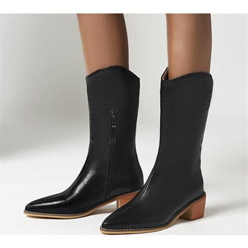 2021 Hot new Autumn Winter Boots Women Bare Boots Side Zipper Thick Heels Fashionable ladies western boots black blue red yellow