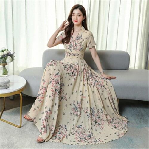 Chiffon dress 2020 Korean summer new fashion temperament floral sexy V-neck short sleeve elegant big swing dress