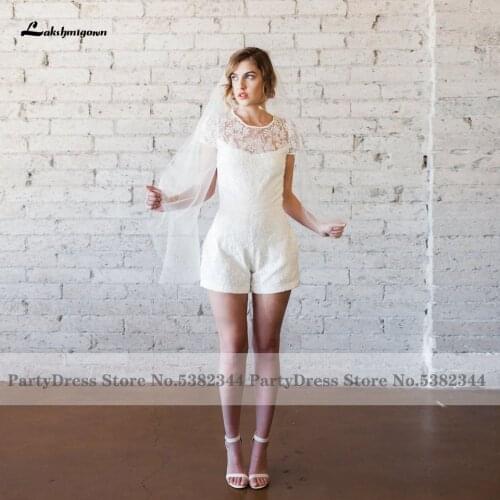 Lakshmigown Vintage Lace Short Wedding Jumpsuit Summer Beach 2021 Sexy Bridal Receiption Party Gown Cap Short Sleeves Open Back