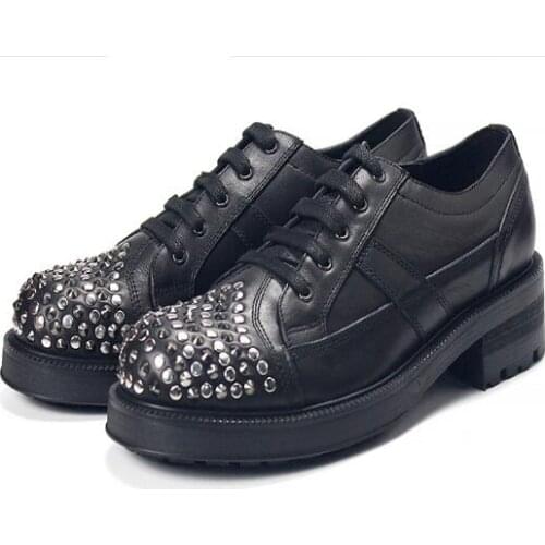 New casual shoes for men fashion lace up black rivet round toe handmade leather men shoes business shoes