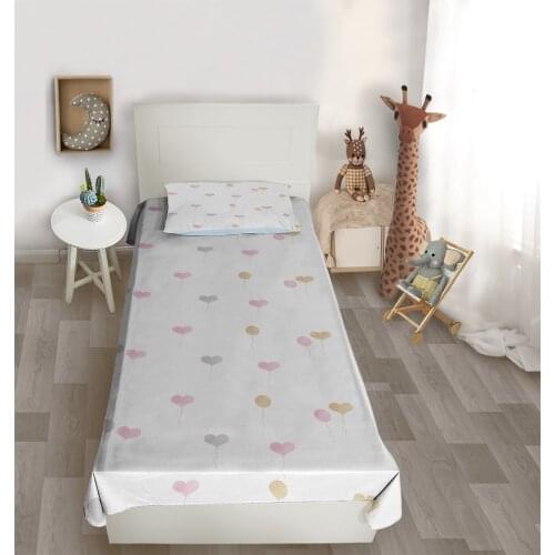 Çocuk odası yatak örtüsü renkli kalp balon yatak örtüsü