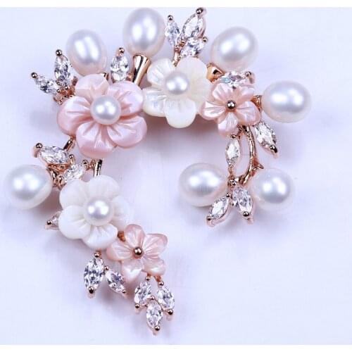 Fashion design sparkling rhinestone wintersweet brooch freshwater pearl jewelry for wedding bridal brooch