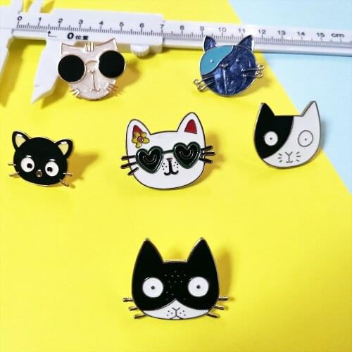 Cute Animal Brooch Pin Cat Badge Kitten Brooches For Women Lapel Pins For Backpacks Jeans Shirt Bag Jewelry Gift