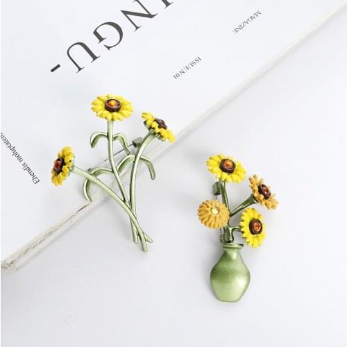 Enamel Pin Sunflower Brooch Flower for Coat Lapel Pins Metal Brooches for Men on Clothes Badges for Backpack New Year Gift