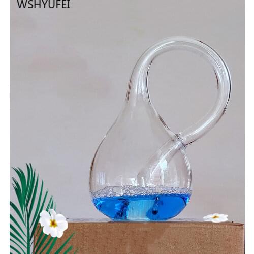 Four-dimensional space will always be filled with water-free Klein bottle model creative transparent glass home magic decoration
