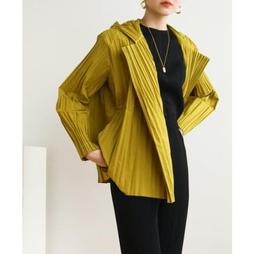 Autumn winter spring 2021 Miyake pleated all-match loose age-reducing oversized hooded trench coat