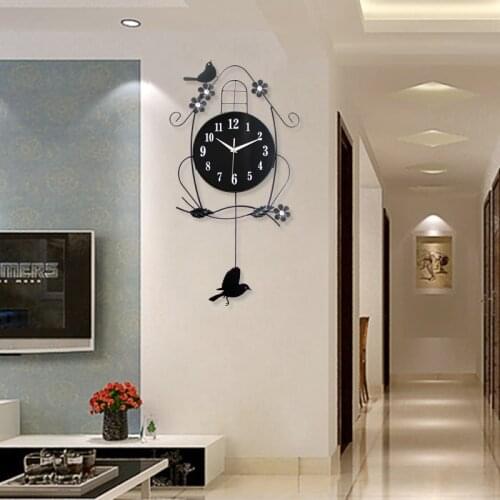 Creative Design of Silent Individual Bird Clock in Living Room Modern Decorative Atmospheric Bedroom Fashion Swing Metal Clock