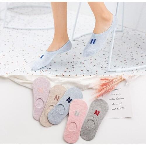 5 pairs Cotton Summer New Silicone Non-silp Invisible Boat Socks Harajuku Feather Yarns Letter N Women Short Socks Invisible