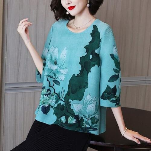 Vintage Floral Print Miyak Pleated T-shirt Women Half Sleeve Round Neck Plus Size Casual Beading Top Female Autumn Pullover