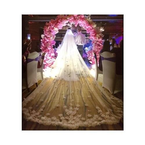 Real Photo 4m 5m Two Layer Wedding Veil With Comb White Lace Edge Bridal Veils Ivory Appliqued Cathedral Wedding Veil