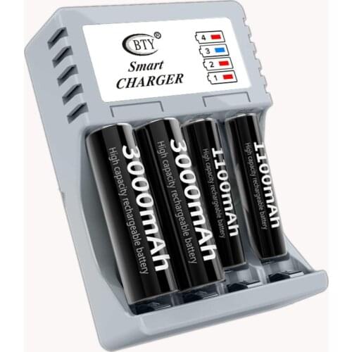 Universal Charger AA And AAA Rechargeable 4Ports NiMH NiCd Batteries Charger Smart Travel Charger No.5 No.7 Battery Charger