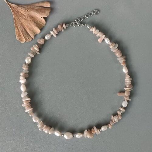 Exquisite crystal stones short necklace handmade beaded jewelry natural pearl with 2020 summer trend accessories wholesale