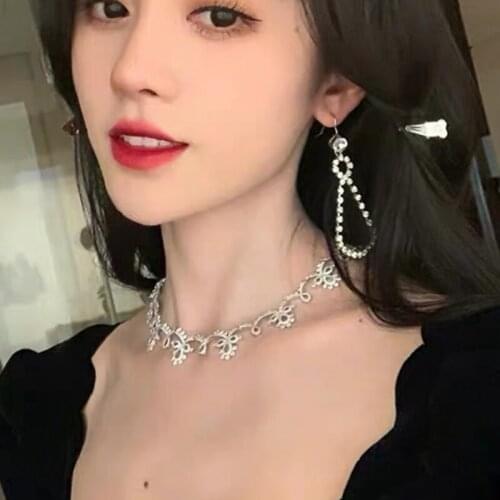 VSnow Delicate Shiny Waterdrop Hollow Circle Rhinestone Dangle Earring for Women Exaggerated Clong Wedding Earring Pendientes