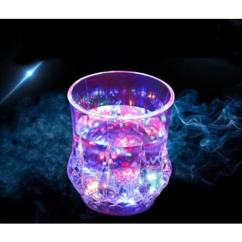 Creative Light Up LED Cups Automatic Flashing Drinking Cup Mugs Color Changing Beer Whisky Glass Cup For Bar Club Party Supplies