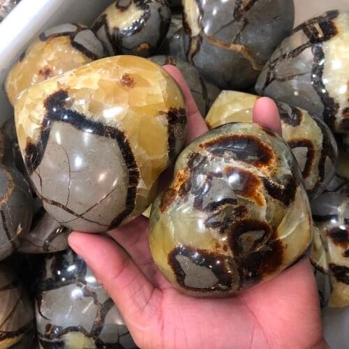 1pcs Heart-shaped specimen of Madagascar turtle quartz fragmentation stone