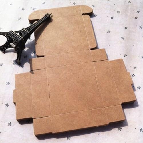 30pcs Brown Kraft Paper Gift Box Packaging 7x7x2.2cm White Black Wedding Candy Box Party Favors Recycled Paper For Jewelry