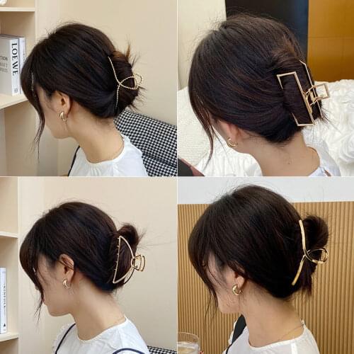 Korean Fashion Women Hair Claw Barrettes Metal Geometric Hollow Hairpin Crab Hair Clip Back of Head Grip Girls Hair Accessories