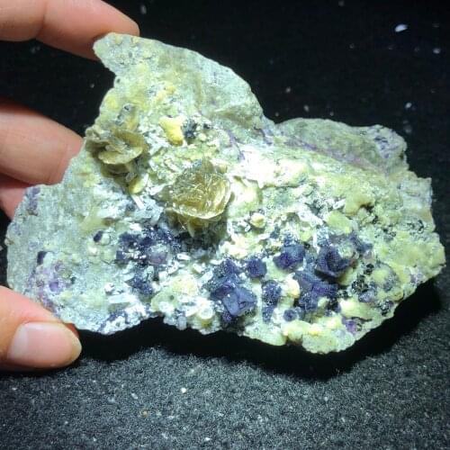 256gNatural purple fluorite phosphate iron wolframite crystal mineral specimen energy ring vein teaching home decoration