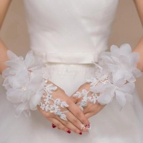 New Lace Appliques Short Wrist Length Gloves For bride Fingerless Wedding Accessories Crystal Flowers Red White Bridal Gloves