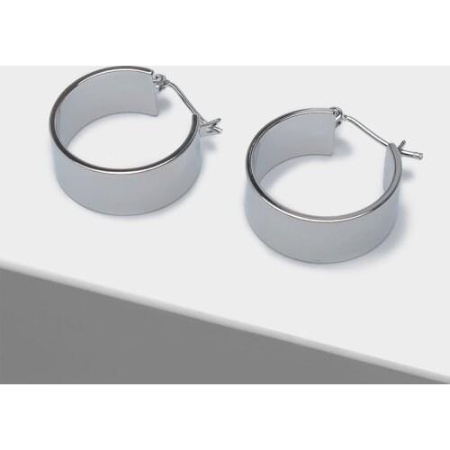 Amorita boutique Metal hoop design fashion drop earring
