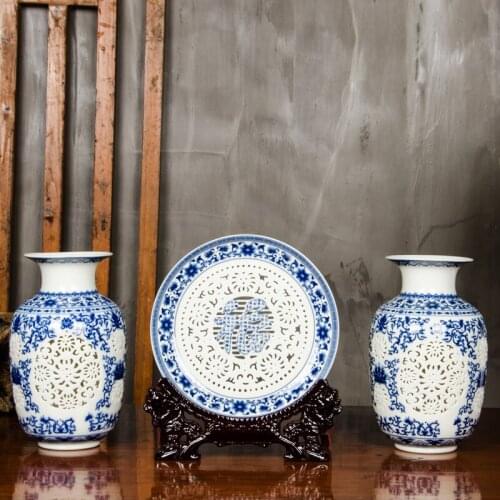 Blue And White Porcelain Hollow Vase Ornaments Three Pieces Of Antique New Chinese Living Room Flower Arranging Ornaments vase