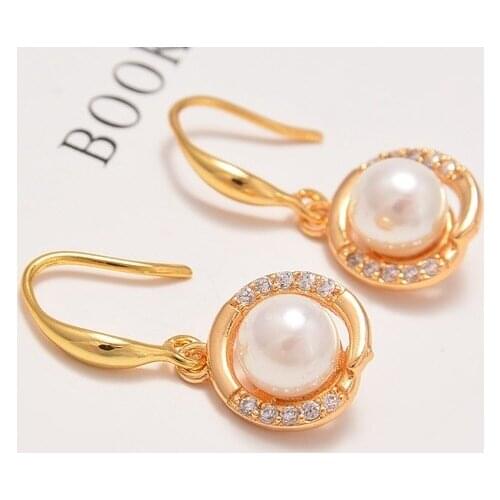 Free shipping Simple round pearl shell female earrings European and American fashion ear hook jewelry 2019 Korean temperament