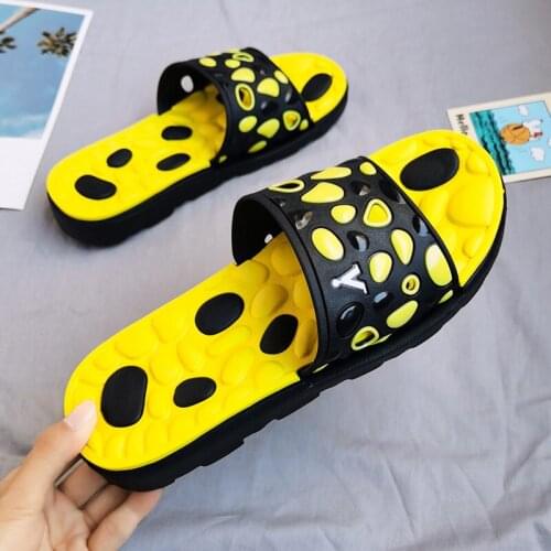 2021 Hot Sale Men Shower Slippers Rubber Non-Slip Mens Bathroom Flip Flops Comfort Indoor Massage Slippers Men pantoufle homme