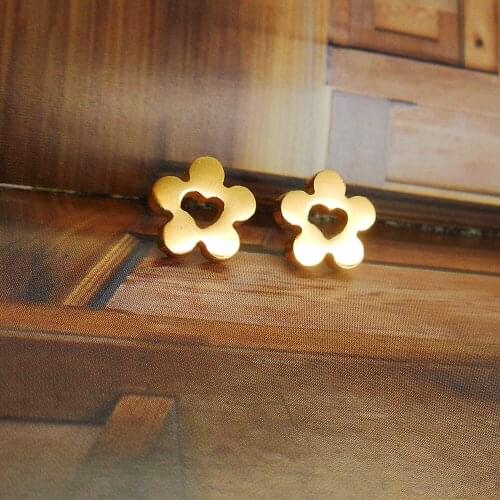 2018 Hot Classical Stainless Steel Earring Fashion Jewelry Simple Charm Heart Flower Earrings For Women Gold