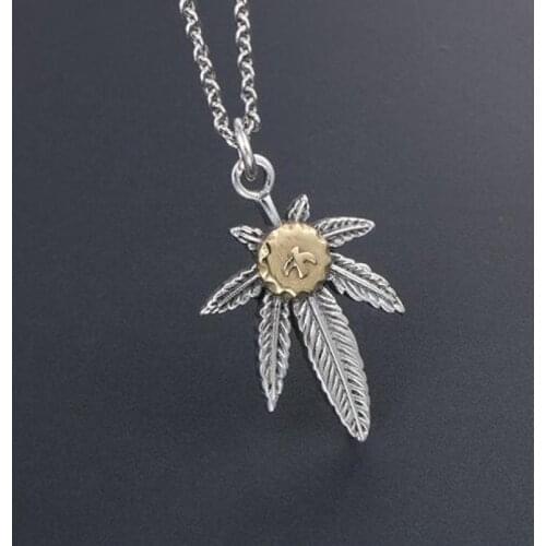 Vintage Punk Beautifully Engraved Stainless Steel Gold Color Eagle Maple Leaf Pendant Necklace Glamour Mens Rock Party Jewelry
