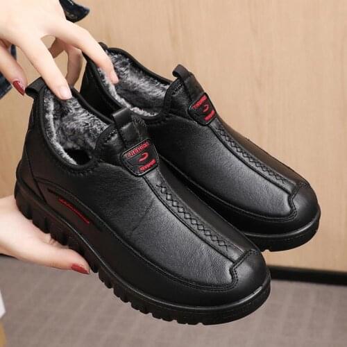 Black Red Shoes Women Warm Plush Platform Sneakers Fashion Slip On Middle-Aged Old Ladies Outdoor Work Snow Boots Mujer Botas