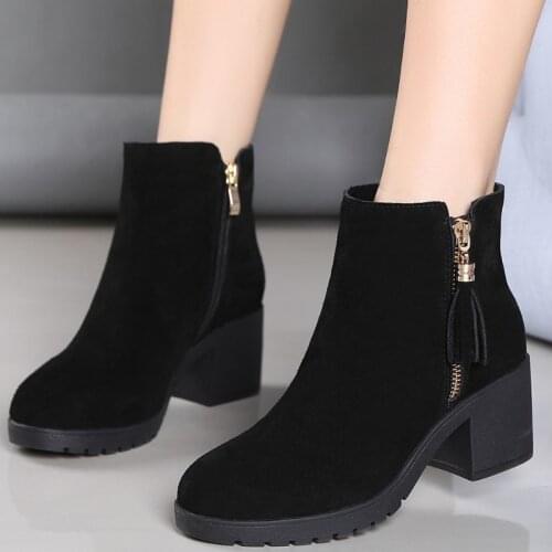 2021 New Thick with Low Heel Short Tube Womens Shoes Soft Sole Mother Shoes Black Ankle Boots Martin Boot Platform Boots