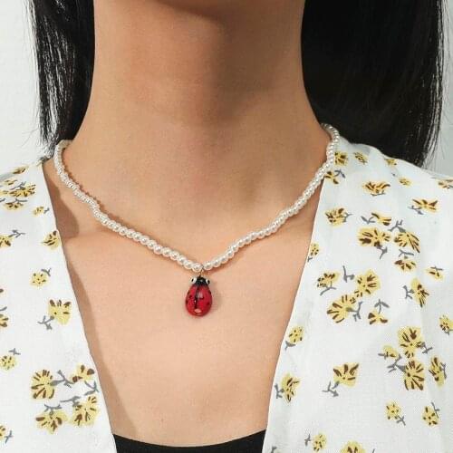 Cute Ceramic Red Ladybug Insect Necklaces & Pendants For Women Fashion Simple White Pearl Beaded Necklace Girls Gifts Jewelry