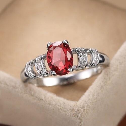 Huitan Classic 4 Claws Design Oval Stone Wedding Band Jewelry White/Blue/Red 3 Stone Colors Available Gorgeous Women Rings