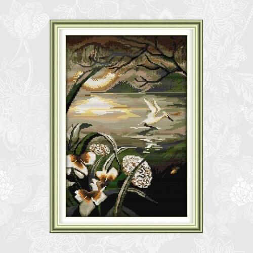Moonlight Over the Lotus Pond Patterns Count Print on Canvas 14CT 11CT Cross Stitch Paintings Needlework Embroidery Sets