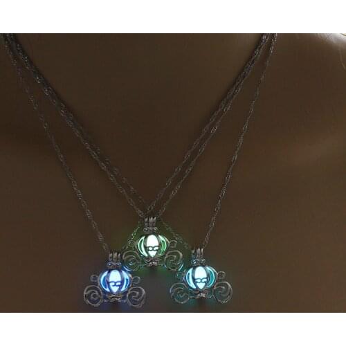 Vintage Glowing the Dark Necklace with Silver Plated Pumpkin Car Shaped Luminous Choker Pendant Necklace Jewelry for Unisex