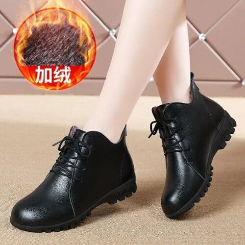 2021 Women Short Boots Leather Ankle Plush Winter Autumn Fashion Flats Shoes Lasies Middle Elderly All-Match Boots