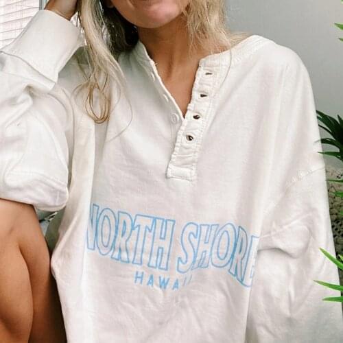 2021 Casual V-neck T-shirts Letter Print Top Long Sleeve Button Loose Fashion White Tee Shirt Autumn High Street Womens Clothes