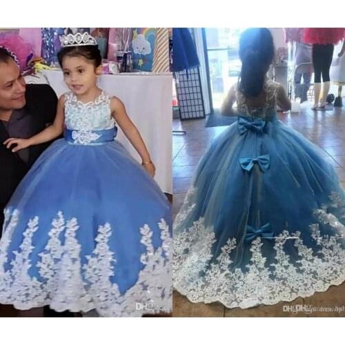 Adorable Ball Gown Flower Girl Dresses Sky Blue Lace Appliqued 2021 Princess Dress Sheer Neck With Bow Back Arabic Girl Pageant